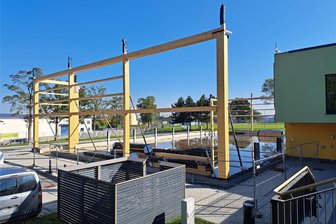 Baustopp: Daran hakt es beim Bau der neuen Turnhalle in Grünhainichen - Auf der Baustelle direkt neben der Grünhainichener Grunschule ruhen derzeit die Arbeiten.