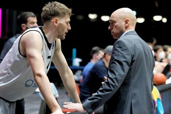 BBL: Niners-Trainer Pastore und seine Probleme mit einem Publikumsliebling - Jonas Richter und Rodrigo Pastore (v.l.)