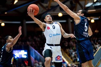 BBL-Pokal: Niners Chemnitz müssen nach Crailsheim - Im letzten Spiel der Hauptrunde der BBL der vergangenen Saison verloren die Niners Chemnitz um Nelson Weidemann in Crailsheim mit 93:95. Jetzt kommt es im BBL-Pokal zur Neuauflage.