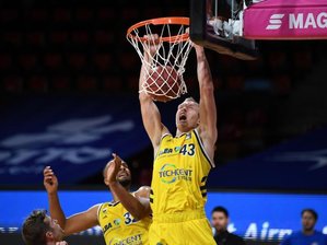 BBL: Zweiter Alba-Auftritt - Defensiv-Gipfel mit Ludwigsburg -  
          Im ersten Spiel des BBL-Turnier konnten sich die Berliner um Luke Sikma knapp gegen Frankfurt durchsetzen.
