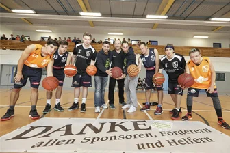 BC Vogtland: „Wir haben den Basketball salonfähig gemacht“ - Im September 2017 entstand dieses Foto, als die Mannschaft des BCV direkt nach der ersten Saison Meister in der Bezirksliga wurde. Auch im darauffolgenden Jahr in der Landesliga schaffte man den Aufstieg.