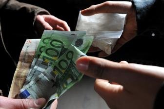 Beamten zur Bekämpfung der Straßen- und Betäubungsmittelkriminalität in Chemnitz im Einsatz -