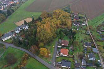 Bebauungsplan verschlampt: Zwickau verliert Kampf gegen neues Baugebiet - Am Flurweg im Zwickauer Stadtteil Mosel will ein Investor Wohnhäuser errichten. Die Stadt Zwickau war dagegen, muss sich jetzt aber fügen.