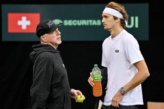 Becker vermisst Zverevs Kampfgeist: "Fast verängstigt" - Tennis-Legende Boris Becker wünscht sich mehr Kampfgeist bei Alexander Zverev. (Archivbild)