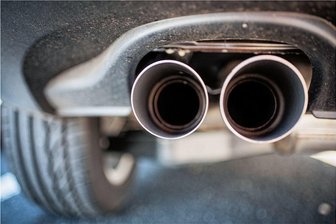 Bedroht die neue Abgasnorm Euro 7 wirklich Auto-Arbeitsplätze? - Was hier herauskommt, will die EU noch schärfer regulieren. Die Branche schlägt deshalb Alarm. 
