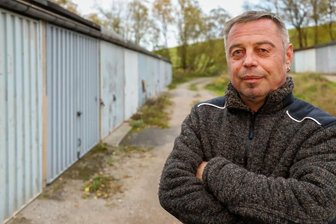 Befürchtete Enteignung von 500 Garagen in Schönheide: Schonfrist mit Bedingungen - Steffen Reichelt gehört zu den Pächtern von Garagen im Schönheider Schwarzwinkel. Auch er hatte auf Informationen von der Gemeinde zur Zukunft der Garagen und des Besitzes gedrängt.