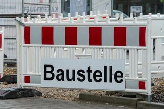 Behinderungen auf der August-Bebel-Straße -