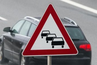 Behinderungen auf der Dresdner Straße -