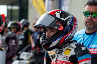 Bei 150 km/h gestürzt: Junger Rennpilot aus Neuhausen erst im Pech und dann im Glück - Das Podest im Blick: Collin Langer aus Neuhausen.