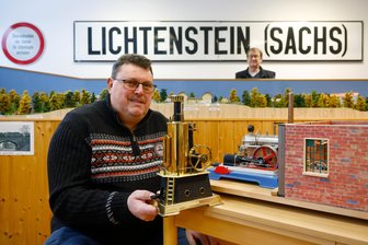 Bei den Lichtensteiner Modellbahnern gibt es Dampfmaschinen und einen Kult-Zug - Jörg Beierlein stellt Dampfmaschinen aus. Lichtenstein im Kleinformat ist auch zu sehen.