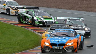 Bei der Rutschpartie die Nerven behalten - Auf der regennassen Piste des Sachsenrings war höchstes fahrerisches Können gefordert. 