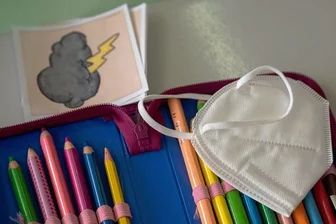 Bei einem Fall muss ganze Klasse in Quarantäne: Vogtlandkreis bleibt hart - Im Vogtland müssen im Coronafall ganze Grundschulklassen in Quarantäne. Es gibt Kritik daran.