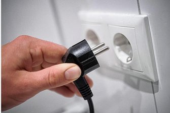 Bei Envia M fallen die Strom- und Gaspreise - Preisbremse greift trotzdem noch - Envia M senkt den Verbrauchspreis für Strom bei Privatkunden um 4,55 Cent auf 43,51 Cent je Kilowattstunde.