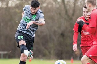 Bei Fortuna ist Spektakel vorprogrammiert - Fortuna Plauens Ardijon Gashi erzielt beim letzten Aufeinandertreffen mit dem FC Werda hier das 1:0. Am Ende gewannen die Plauener klar mit 3:0. 
