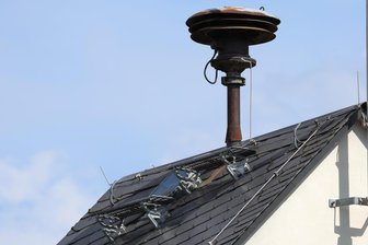 Bei Großbrand im Vogtland blieben die Sirenen stumm: Jetzt äußert sich die Kreisbehörde zu den Gründen - Beim Brand der Haagmühle lösten die Sirenen Wiedersberg und Triebel nicht aus.