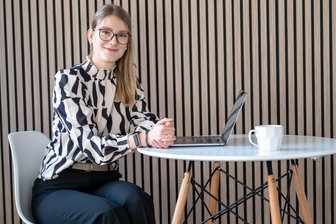 Bei ihr dreht sich alles um Pasta: Unternehmerin aus Plauen will mit Parmesan-Spezialität eine Marktlücke schließen - Paula Schröter betreibt eine Medienagentur und neuerdings auch ein Cateringunternehmen.