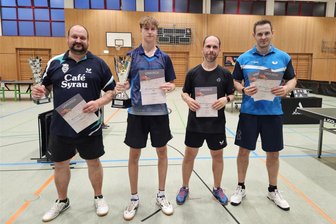 Bei Lengenfelder Tischtennis-Jubiläum: Ein junger Thüringer ist der Gejagte - Vincent Kazuch von Post Zeulenroda (2. von links) gewann im Vorjahr den Stadtmeistertitel in der A-Klasse. Er ist auch am Samstag wieder dabei.