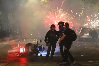 Bei WM Ausgangssperre für Jugendliche in französischer Stadt - Mit einer Ausgangssperre für Jugendliche will Clermont-Ferrand Ausschreitungen während der Fußball-WM verhindern (Archivbild).