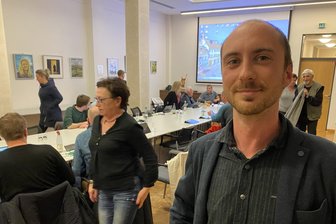 Beifall im Lengenfelder Stadtrat: Neuer Bibliothekar überrascht mit klaren Aussagen - Nach seinem Auftritt im Stadtrat: Der neue Lengenfelder Bibliothekar Michael Riedel.