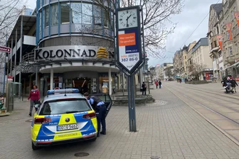 Beim Diebstahl erwischt: 29-Jähriger greift Polizist in den Plauener Kolonnaden an - Polizeieinsatz an den Kolonnaden in Plauen.
