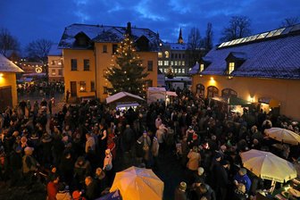 Beim Gersdorfer Pyramidenfest gibt es mehr als nur Weihnachtsmarktflair - Der Hof der Hessenmühle wird sich beim Pyramidenfest am Sonntag wieder füllen.