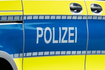 Beim Ladendiebstahl in Hof ertappt: Mädchen klauten in mehreren Geschäften Kleidung - Ein Shoppingbummel wurde zwei Mädchen zum Verhängnis. Problem: Sie hatten nicht bezahlt.