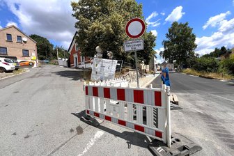 Beim Straßenbau in Reichenbach reicht das Geld plötzlich noch für mehr - Nach der Oberreichenbacher Straße soll der Friedhofsweg (links) instand gesetzt werden.