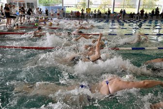 Beim Zwickau Triathlon kommt es auf Rücksicht im Wasser und auf der Straße an -