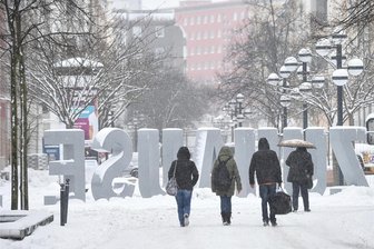 Belebung des Brühls in Chemnitz: Nächster Schritt für mehr Leben auf dem Boulevard - Winter auf dem Brühl in Chemnitz. Um den Boulevard ganzjährig beleben zu können, sollen Gewerbetreibende mehr Freiraum erhalten. Der rechtliche Weg dazu ist allerdings lang.