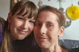 Benefiz-Veranstaltung für krebskranke Mutter in Niederwiesa - Michele Güttler (rechts) aus Niederwiesa will die Zeit, die ihr verbleibt, mit ihrer Tochter Zoey verbringen.