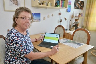 Beratungen zur Rente: Ehemalige Rentenberaterin macht ihren früheren Beruf zum Hobby - Kerstin Ebert arbeitet als ehrenamtliche Versichertenberaterin.