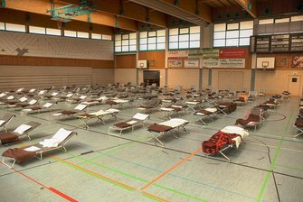 Bereits 60 Ukrainer in Annaberg-Buchholz angekommen - Zustrom wächst - Die Silberlandhalle dient als Notunterkunft. Kommen sehr viele auf einmal, können sie hier kurzzeitig versorgt werden.
