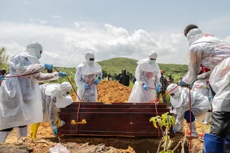 Bereits mehr als 100 bestätigte Ebola-Tote im Kongo - Bereits mehr als 100 Menschen sind im Kongo an Ebola gestorben. (Archivbild)