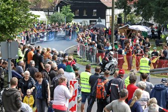 Bergbrennen in Franken bei Waldenburg: Ein kleiner Ort rüstet sich für den Ansturm von vielen Zweirad-Fans - Das Bergbrennen in Franken erlebt am Sonntag seine fünfte Auflage.