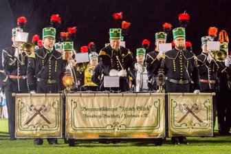 Bergmännischer Zapfenstreich in Ehrenfriedersdorf - Am Samstagabend hat ein großer Zapfenstreich im Greifensteinstadion in Ehrenfriedersdorf stattgefunden.