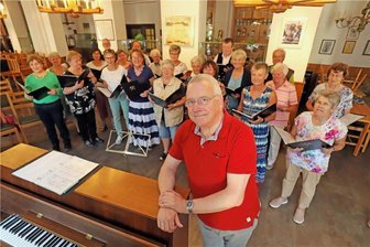 Bergmännisches Liedgut: Wie der Chor der Knappschaft Freiberg zum Teil der Tradition geworden ist - Seit 30 Jahren existiert der Chor der Historischen Freiberger Berg- und Hüttenknappschaft und seit 25 Jahren ist Andreas Schwinger sein musikalischer Leiter.