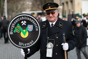Bergparade in Chemnitz: Ein echter Bergmann erzählt, was ihn motiviert - Einer von 1100 Teilnehmern der Chemnitzer Bergparade: Thomas Handrack hat einst selbst unter Tage gearbeitet.
