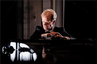 Bergstadtfest in Freiberg: Ungewöhnliche Klänge an der Silbermann-Orgel - Pianist Bert van den Brink ist mit Weltstars aufgetreten und hat sich auch als Organist einen Namen gemacht.
