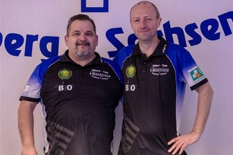 Bergstädter holen bei der „DM zuhause“ die Silbermedaille - Stolzes Duo: Tim Haake (l.) und André Hehne haben bei der DM im Eurokegel/Doppel in Freiberg Platz 2 erkämpft.
