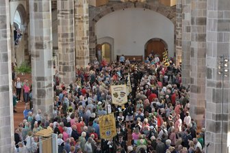 Bergstreittag: Warum die Erzgebirger diesen Feiertag verdient haben - In der St. Wolfgangskirche gibt es zum Bergstreittag einen beeindruckenden Berggottesdienst.