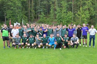 Berlin, London, New York: Fußballer aus dem Erzgebirge heben ab - Im vergangenen Jahr bestritt die A-Jugend der Spielvereinigung SV Tanne Thalheim/FSV Burkhardtsdorf auf heimischem Platz ein Testspiel gegen die A-Jugend der Vereinigung Erzgebirge aus Warminster in Pennsylvania.