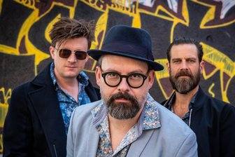 Berliner Jazzpianist gastiert beim Chemnitzer Parksommer - Zum Soul-Trio von Matti Klein (Mitte) gehören Lars Zander (links) und André Seidel.