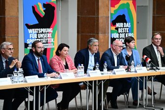 Berliner Vertreter stellen Olympiakonzept "Berlin +" vor - Berlin bewirbt sich mit dem Konzept "Berlin +" um die Austragung Olympischer und Paralympischer Spiele.