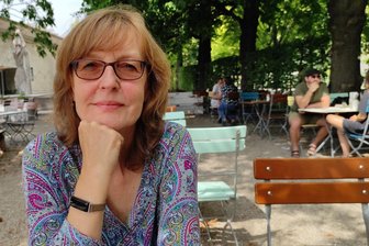 Berlinerin sucht verzweifelt ein Bett für eine kurze Nacht in oder um Schwarzenberg - Barbara Beuth aus Berlin sucht verzweifelt ein Bett für eine kurze Nacht im Juni.