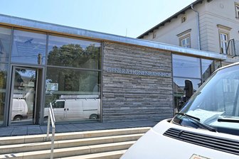 Bernd Jentsch begibt sich in Erlau auf die Spuren Napoleons - Nach langer Sanierung finden im Generationenbahnhof wieder Veranstaltungen statt.