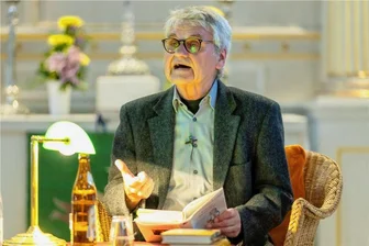 Bernd-Lutz Lange in Treuen: „Volkswitz hätte die Abnahme nicht bestanden“ - Der Leipziger Autor und Kabarettist las am Donnerstag in der Treuener St.-Bartholomäus-Kirche.