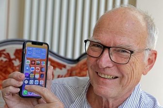 Bernsdorf: Senior begleitet Rentner in die digitale Welt - Albrecht Franke aus Bernsdorf warnt auch vor "alten Gurken" und teuren Tarifen. 