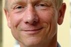 Bert Vollert sammelt Müll auf -