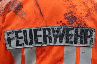 Berthelsdorf: Brennender E-Rollstuhl mit Gießkannen gelöscht -