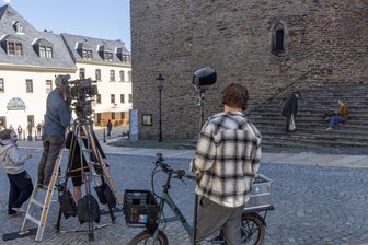 Berühmter Schauspieler behauptet: Erzgebirgskrimi wird auch in Litauen gedreht - Auf den Treppen zur St.-Annen-Kirche wurde eine Szene mit Jana Klinge und Thomas Thieme gedreht.